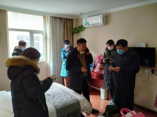 　（二七婦幼保健所所長(zhǎng)邊東亮正式進(jìn)駐留置區(qū)）