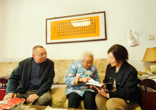 九三學(xué)社鄭州市高新一支社慰問老社員 九三學(xué)社鄭州市高新一支社慰問老社員